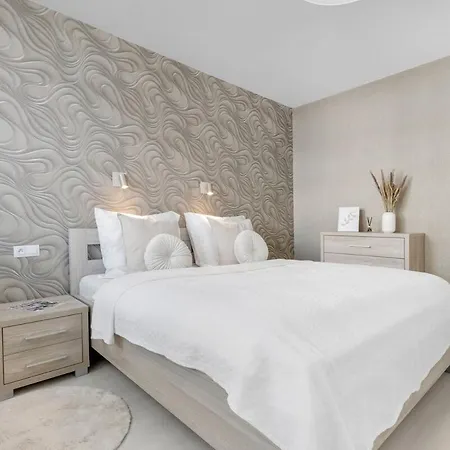 Apartament Premium With Balcony And Parking