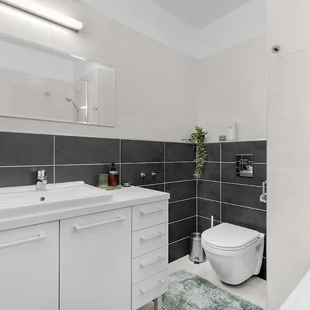 Premium With Balcony And Parking *